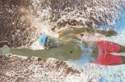 C罗回归赛场，高光表现首场状态亮眼，曼联观众沸腾！