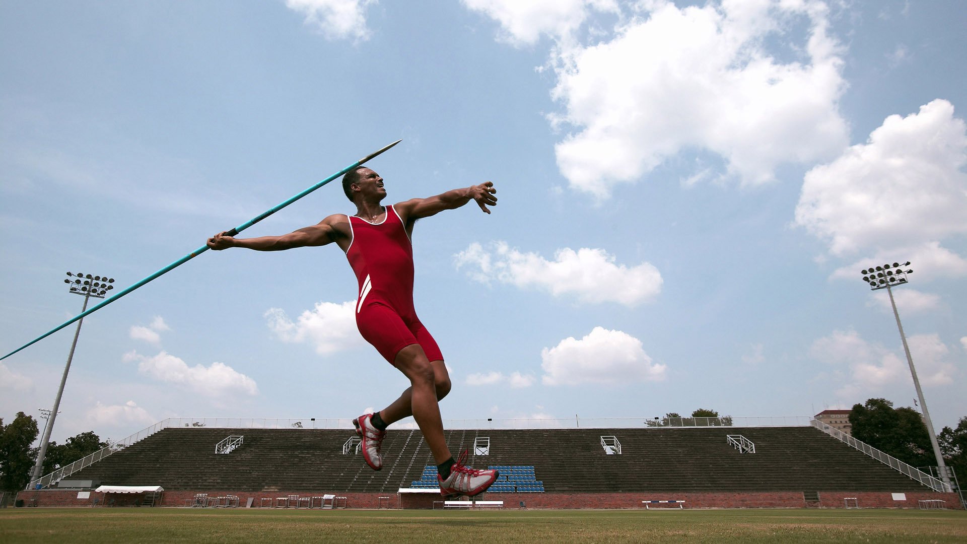 莎拉波娃回归赛场，突破纪录首场状态亮眼，拜仁观众沸腾！